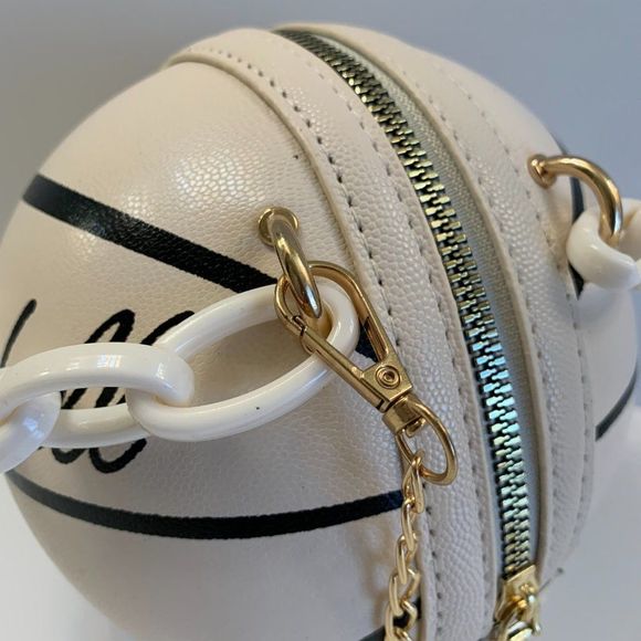 🏀🏀Basketball Shaped Crossbody Handbag Chain Handle -White🏀🏀 - Picture 7 of 10